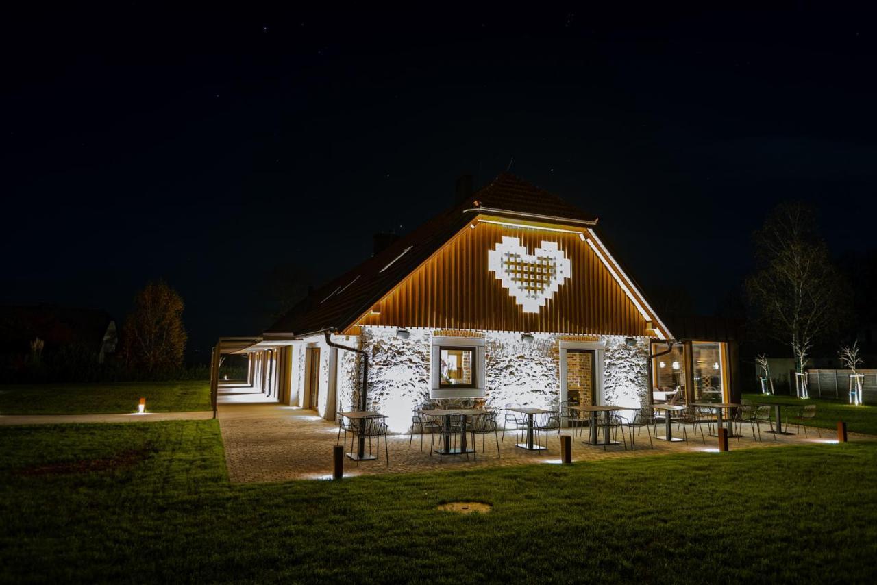 Resort Village Majer Gradac Eksteriør billede