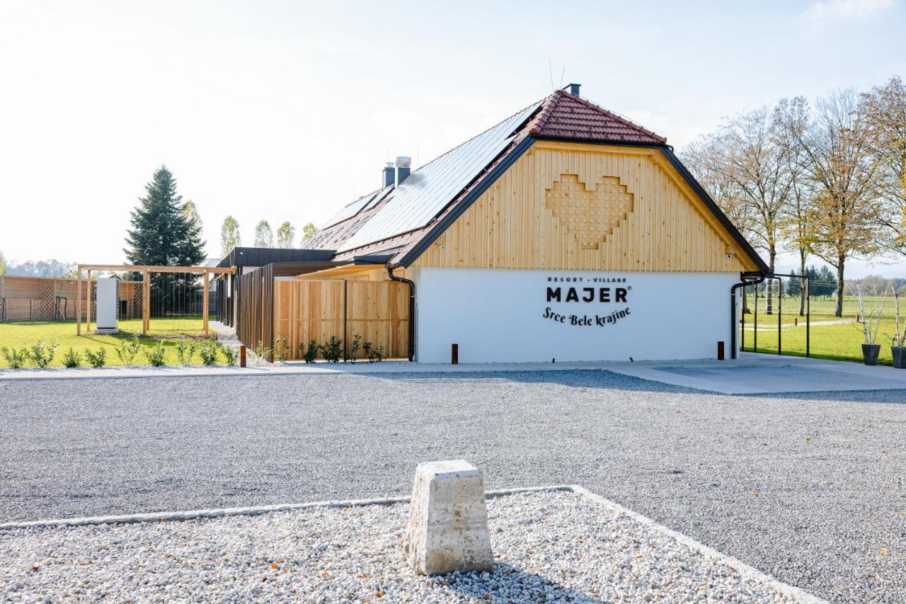 Resort Village Majer Gradac Eksteriør billede